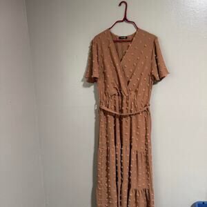Cottage whimsy fairy core short sleeve textured tan maxi sundress! Women’s xl